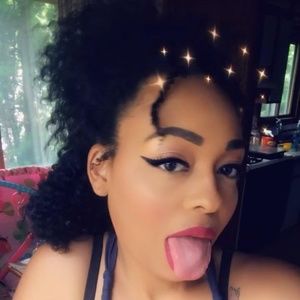 Meet your Posher, Karis